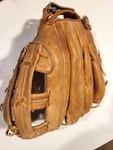 Wilson A9810 Softball Glove Rth Throw. Fixed Price $13.50.