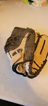 Louisville Slugger Series LS1053P Youth Baseball Glove (left Hand). Fixed Price $15.00.