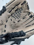 Mizuno Mmx 1050P1 Youth Baseball Glove. 10.5 Surefit Foam Power Close Rht. Fixed Price $17.84.