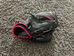 Mizuno Finch 11.5 Rht Gpp 1155F1 Fast Pitch Softball Glove. Fixed Price $14.35.