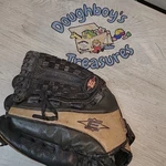 Easton RLX1300B Baseball Glove Lht Pre-owned Used. Fixed Price $10.00.