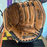 Wilson A700 12" A0700 12.5 Baseball Glove Exclusive Ecco Leather Dual Hinge Rht. Fixed Price $30.00.