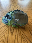Rawlings PL9G-DINO 9-INCH Rht Right Hand Throw Baseball Glove Youth Dinosaur. Fixed Price $9.95.