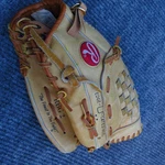 Rawlings RBG2 Derek Jeter 12 1/2 Rht Glove "rookie Of The Year". Fixed Price $49.99.