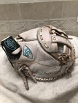 Louisville Xeno Women Fully Broken In 34 Softball Catchers Mitt Right Throw. Fixed Price $110.00.