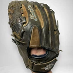 Easton SYN125FP Synergy Fastpitch Leather Softball Glove Lht Size 12-1/2". Fixed Price $14.95.