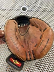 Easton D-pro 20 Reflex Ultra First Base Mitt Glove Rht Right Hand Leather. Fixed Price $50.00.