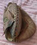 Vintage Wilson A2403 Professional Model ''pudge''catcher's Mitt Pro-toe/pro-back. Fixed Price $34.99.