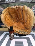 1970S Macgregor G9SB Don Sutton Autograph Model Fielder Glove Rht. Fixed Price $139.00.