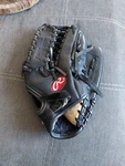 Rawlings Trapeze 12 3/4 Inch Gold Glove Gamer Pro Design Black Model GG601G Rht. Fixed Price $75.00.