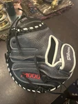 Wilson A1000 Catchers Mitt 33 Right Hand Throw. Fixed Price $110.00.