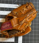 Rawling Rickey Henderson RBG135 Youth Rh Baseball Glove, Leather, Good Condition. Fixed Price $22.95.