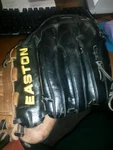 Easton Reflex ML1350 Baseball Softball Glove 13.5 Right Hand Throw Padded Pal. Fixed Price $24.99.