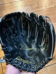 Vintage Roger Clemens Cooper 205 Youth Model Baseball Glove Mitt Rht. Fixed Price $9.99.