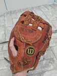Wilson The A8000 Professional Series Baseball Glove Rht Big Scoop, Left Hand. Fixed Price $24.00.