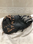 Mizuno GXF-100D Boys 12 Fully Broken In Baseball First Mitt Left Throw. Fixed Price $85.00.