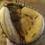 Glovesmith Field Commander F2039B Catchers Mitt Right Handed Throw A14. Fixed Price $35.10.