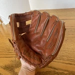 Wilson A2180 Youth Baseball Glove Endorsed By George Brett. Fixed Price $14.00.