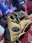 Rawlings Heart Of Hide RHT11B 11IN Leather Lht Baseball Glove Tan/black. Fixed Price $150.00.