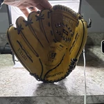 Easton Competitor Series EX1253 Leather 12.5" Lht Baseball Glove. Fixed Price $13.87.