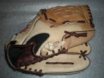 Louisville Slugger Series LS1001P Kids 10" Baseball Glove Mitt Right Handed. Fixed Price $19.89.