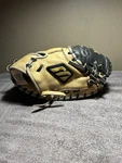 Mizuno GXC-110 30 Boys Fully Broken In Baseball Catchers Mitt Right Throw. Fixed Price $85.00.
