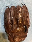 Mizuno GSP-1206DBR Girls Right Hand Thrower. Fixed Price $28.84.