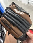Rawlings Players Series PL105BK 1/2" Right Hand Leather Glove Brown/black. Fixed Price $8.58.