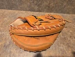 Mizuno Catchers Mitt Scoop MZC1050 Professional Model Max Flex Steerhide Rht. Fixed Price $21.00.