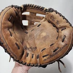 Rawlings Gold Glove Lite Toe Catchers Mitt Rht Gg-cms Professional Player. Fixed Price $79.99.