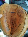 Mizuno MPC1050 Catchers Mitt Pro Model Power Close Leather Rht. Fixed Price $49.99.