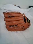 Wilson A2481 Barry Bonds Rht 10 1/2 Youth Leather Baseball Glove. Fixed Price $15.00.