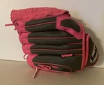 Franklin 10 1/2 Baseball Softball Glove 22700 Left-hand/right-hand Throw. Fixed Price $8.95.