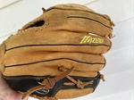 Vintage Mizuno Model MZ1316 Full Grain Us Steerhide Leather Baseball Glove. Fixed Price $22.95.