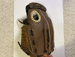 Mizuno Gpp 1150Y3 Prospect Power Close Max Flex 11.5" Right Hand Thrower Glove. Fixed Price $24.99.