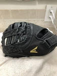 Easton Salvo SVS3 Barely Used 13 Baseball Softball First Mitt Left Throw. Fixed Price $100.00.