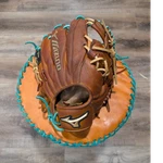 Mizuno Global Elite Gge 60FPV 11.5" Right Hand Throw Fastpitch Infielders Glove. Fixed Price $140.00.