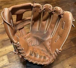 Joe Carter Wilson Baseball Glove Mitt Autograph Model A2634 11 Inch. Fixed Price $20.00.