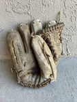 Vintage 1960S Rawlings Brooks Robinson 55 Lht Trapeze Web Baseball Glove Usa. Fixed Price $70.00.