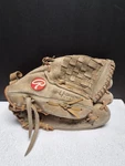 Rawlings RBG39 Ricky Henderson High Pad Basket Web Fastback 10.5 Baseball Mitt. Fixed Price $26.87.