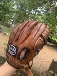 Louisville Slugger Leather Baseball Glove Fn 1150 11.5" Rht Good Shape. Fixed Price $22.00.