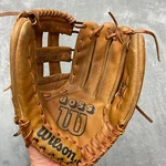 Wilson A9840 The Boss Baseball Glove Righthand Thrower 12.5". Fixed Price $23.93.