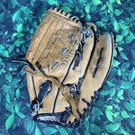 Wilson Advisory Staff A2483 Steerhide Baseball Glove Dual Hinge 11 Pattern. Fixed Price $7.79.