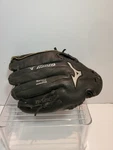 Mizuno Black Gpp 1075-Y1 Baseball Glove Rht 10.75" Prospect Mitt Youth. Fixed Price $13.50.