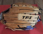 (bb - 17) Louisville Slugger Tps Softball Glove. Fixed Price $24.99.