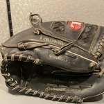 Baseball Glove Mitten Louisville Slugger Rht GTPS-13 13" Black Leather. Fixed Price $28.99.