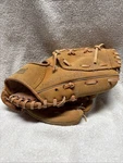 Regent 03118 Right Handed Throw "darryl Strawberry" Baseball Glove - Youth Size. Fixed Price $12.00.