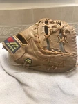Mizuno MZ-F20 12.5 Unisex Softball First Base Mitt Right Hand Throw. Fixed Price $125.00.