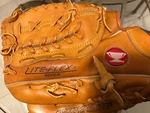 Mizuno MT2032 Baseball Glove Right-hand Catch 12"PRO Model Lite Flex Leather. Fixed Price $30.00.