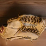 Shoeless Joe Ballgloves 1/2IN Tennessee Trapper Rh Throw (1250TTR). Fixed Price $124.99.